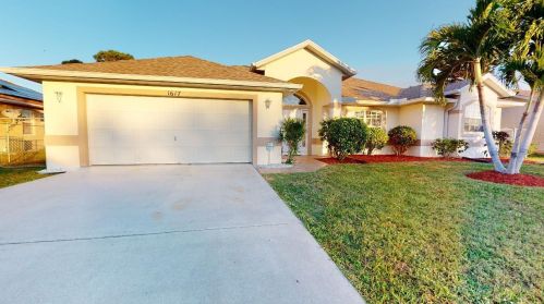 1617 Ridgewood St, Fort Pierce, FL 34952-6551