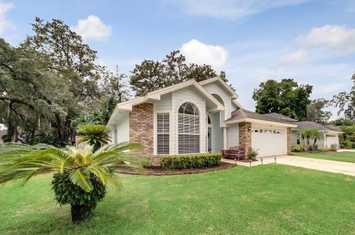 1010 Piedmont Oaks Dr, Apopka, FL 32703-3409
