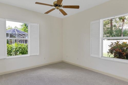 3966 9th Ln, Vero Beach FL  32960-6123 exterior