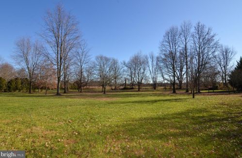 4 Millennium Dr, Columbus NJ  08022-2250 exterior