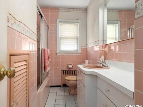 430 Clement Ave, Floral Park NY  11003-2703 exterior