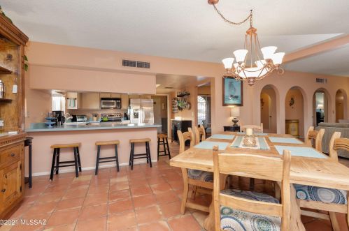 7552 Knollwood Cir, Tucson AZ 85750-2325 exterior