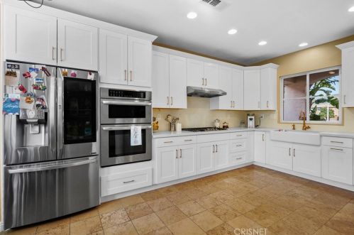 19920 Holly Dr, Santa Clarita CA  91350-3698 exterior