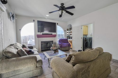 607 Grape St, Los Banos CA  93635-6372 exterior