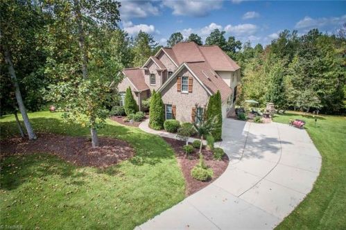 250 Winsome Laurel Ln, Reidsville, NC 27320-9655