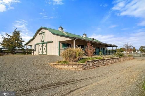 12799 Lemaster Dr, Nokesville, VA 20181-2454