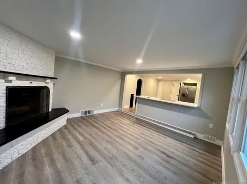 275 Killingly Rd, Pomfret Center, CT 06259-2219