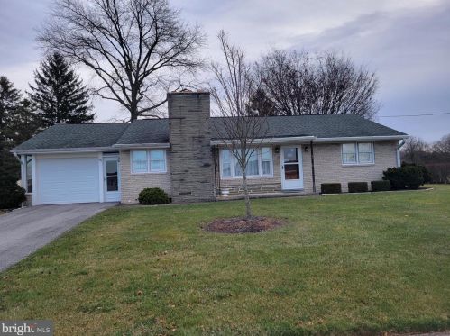 279 6th St, Mount Wolf, PA
