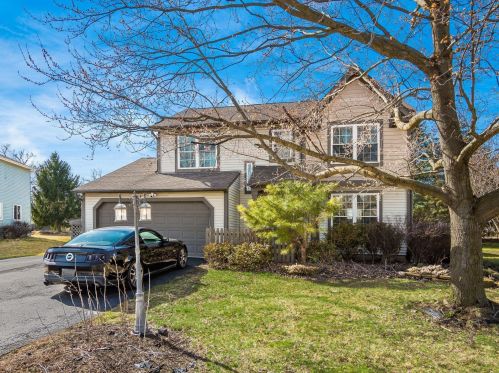 2465 Merrybell Ct, Darbydale, OH 43123-8724