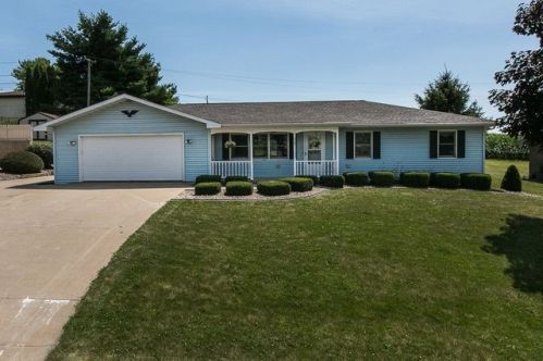 307 Rita Ave, Dickeyville, WI 53808-6859