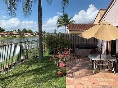 17432 63rd Ct, Hialeah FL  33015-4485 exterior