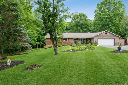 141 Overhill Rd, Stormville, NY 12582-5417