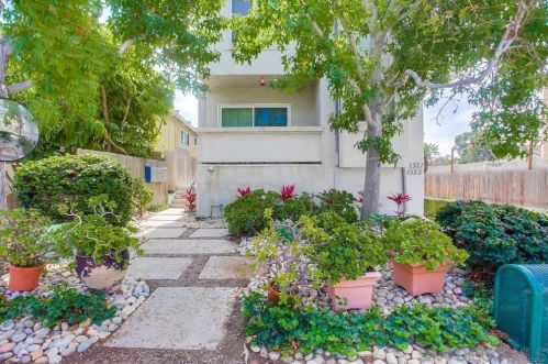 1323 Pacific Beach Dr, San Diego, CA 92109-5294