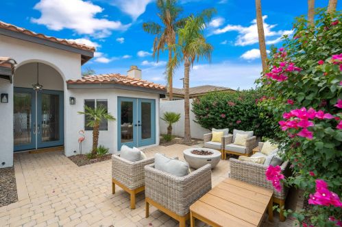 54404 Avenida Madero, La Quinta CA  92253-3620 exterior