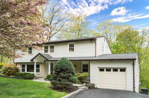 2823 Avis Ct, Yorktown Hgts, NY 10598-3001