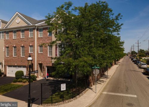 300 Ebony Ct, Prospectville, PA 19002-4832