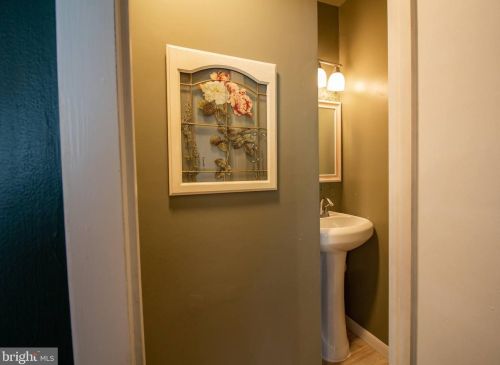 62 White Dogwood Dr, Etters PA  17319-9569 exterior