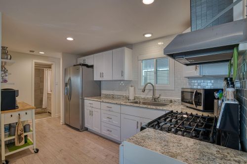 70 Santa Monica St, Palm Springs CA  92264-5257 exterior