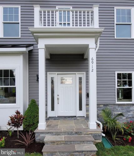 6912 Westlawn Dr, Falls Church VA  22042-2653 exterior
