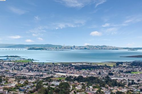 6549 Kensington Ave, Richmond CA  94805-1664 exterior