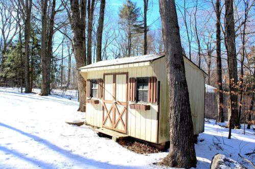 65 Burwell Rd, New Hartford, CT 06057-4109
