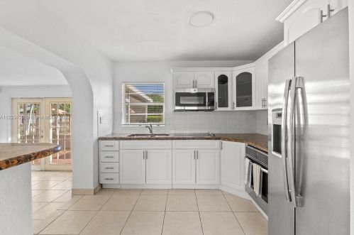 6529 21 St, Hollywood FL 33023-2807 exterior