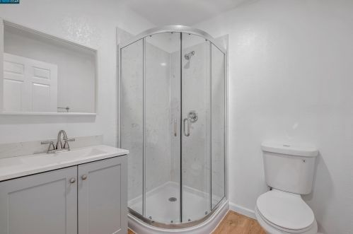 701 Begonia Dr, San Leandro CA  94578-3804 exterior