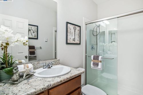 7056 Mariposa Ln, Pleasanton CA  94568-2569 exterior