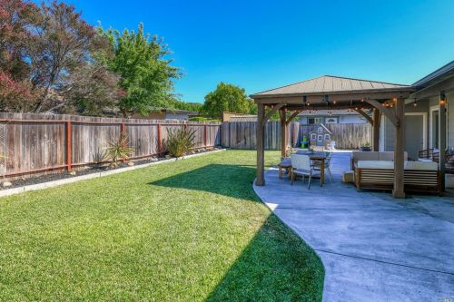 1844 Tisserand Dr, Santa Rosa CA  95405-7635 exterior