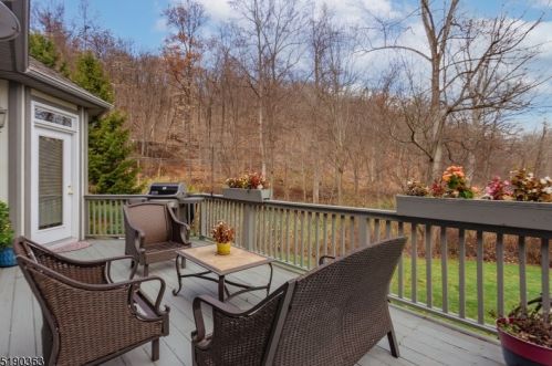 608 Shore Trl, Sparta NJ  07871-1329 exterior