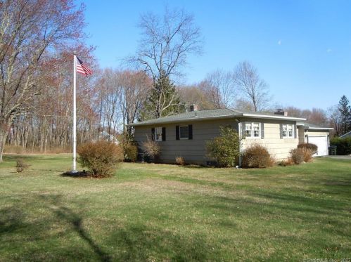 51 Twin Oaks Dr, Litchfield, CT 06787-1040