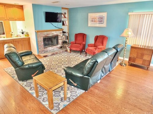 2888 Charlemagne Ave, Long Beach CA 90808-3401 exterior