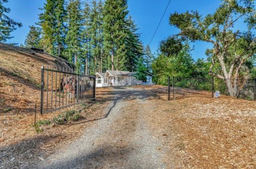 23640 Old Santa Cruz Hwy, Los Gatos, CA 95033-9042