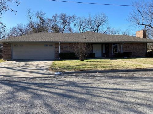 1002 Gleason Ave, Cleburne, TX 76033-6732