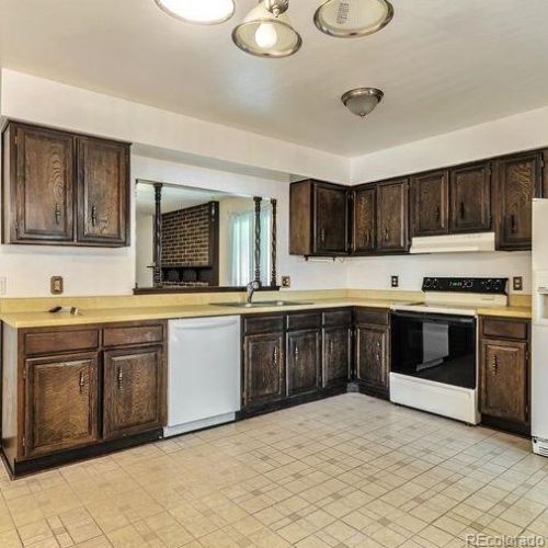 5025 Blackhawk Way, Denver CO 80239-3745 exterior