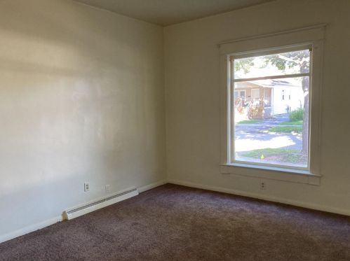 521 Maple Ave, Green Bay, WI 54303-3517