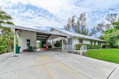 2958 Cypress St, Naples, FL 34112-5814