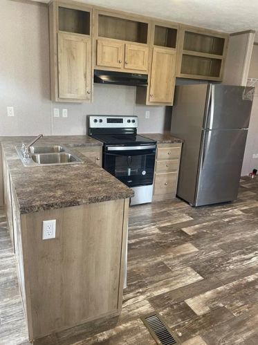 304 Sparrow Ln, Uhland, TX 78640-8706