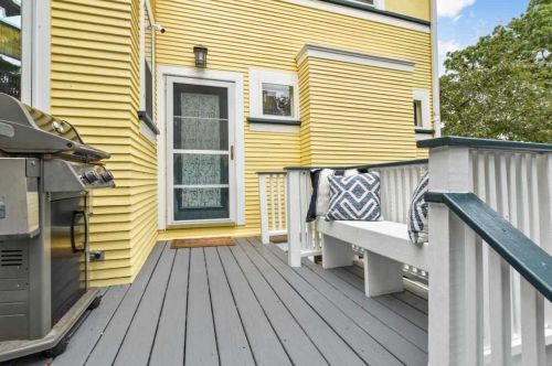 1051 Spaight St, Madison WI 53703-3701 exterior