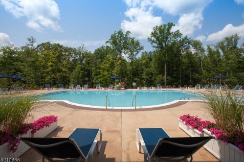 17 Julia Pl, Mount Olive, NJ 07828-2461