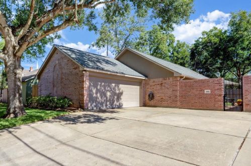 900 Eagle Lake Rd, Sealy, TX 77474-3202