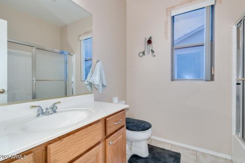 1492 Westchester Dr, Chandler AZ 85249-5091 exterior