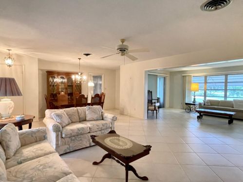 602 Beach Ave, Fort Pierce FL  34952-1327 exterior