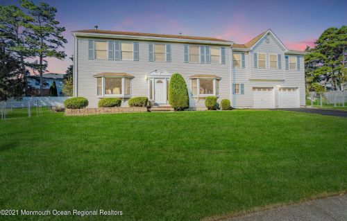 138 Colonial Dr, Lakewood, NJ 08701-5850