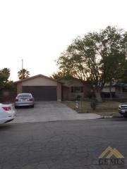 9016 Cheryl St, Lamont, CA 93241-1004