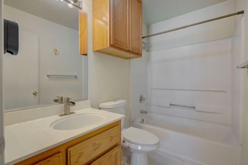 6384 Laguna Mirage Ln, Elk Grove CA  95758-5461 exterior