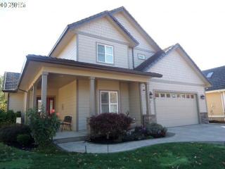 382 Pebble Beach Dr, Walker OR  97426-9896 exterior