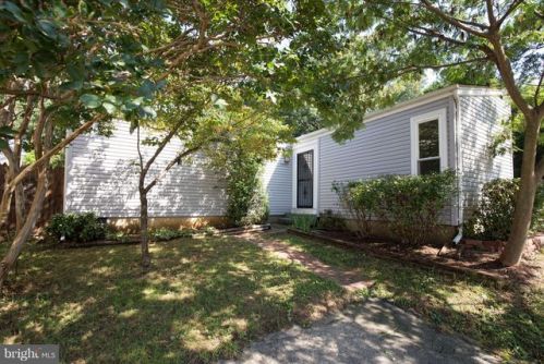 7204 Lavender Ln, Springfield, VA 22150-3143