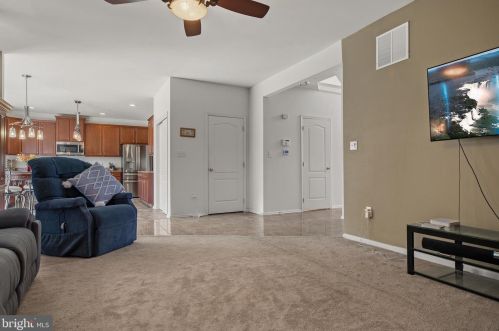 13 Victoria Dr, Swedesboro NJ  08085-3093 exterior