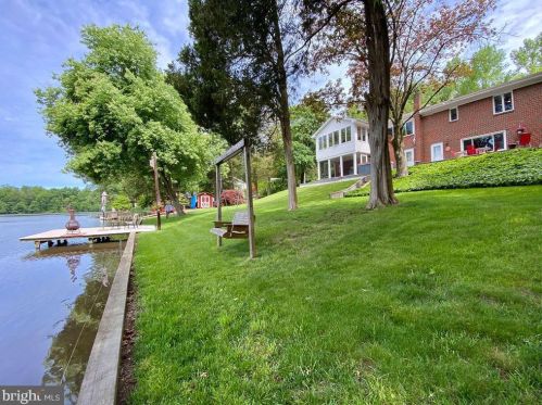 61 Lakeview Dr, Pilesgrove NJ 08098-2081 exterior